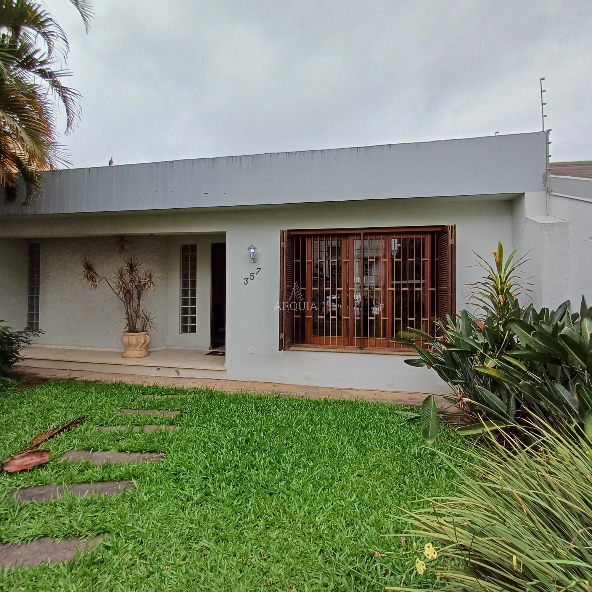 Casa alto padrão 05 dormitórios e 2 suítes com piscina
