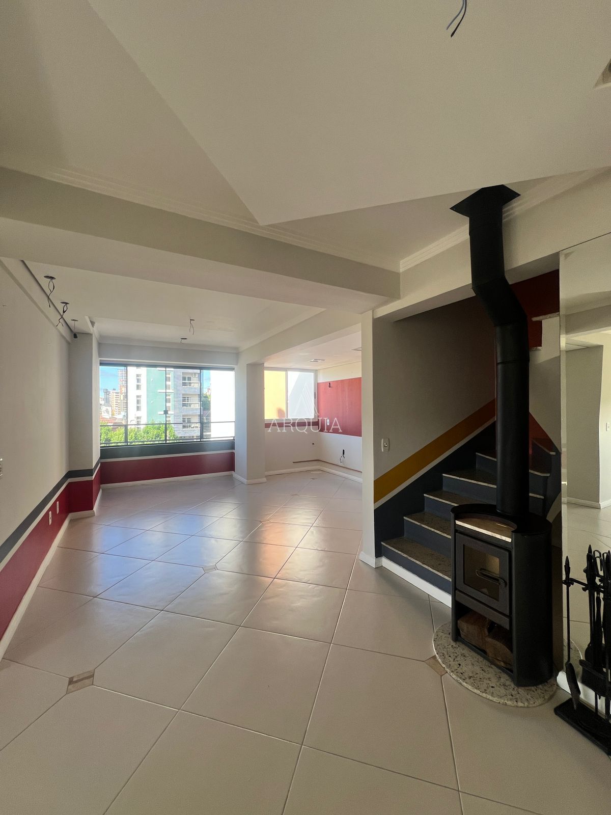 Cobertura duplex com banheira de hidromassagem  e box garagem nas Dores! Residen