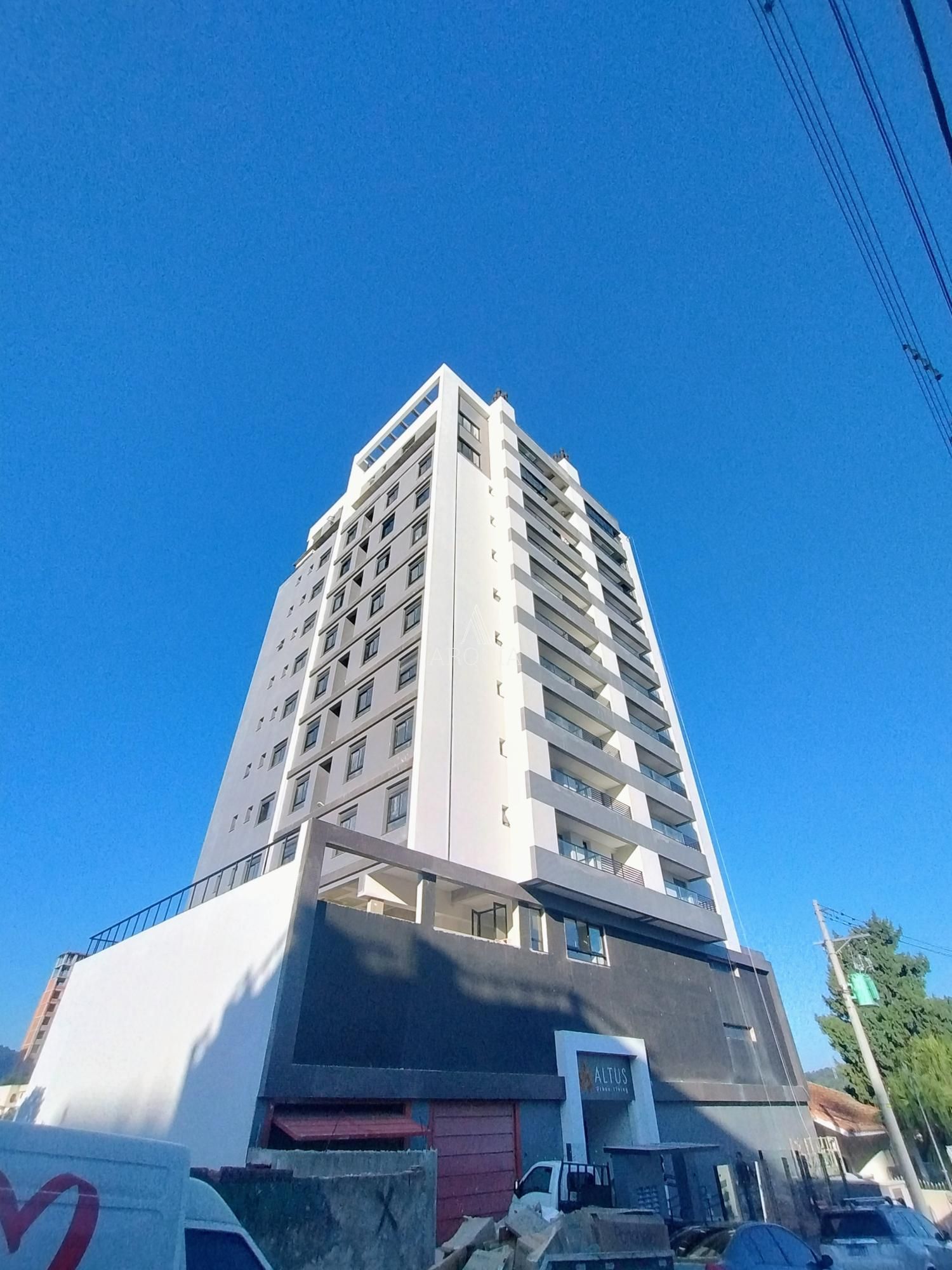 Apto 2 dorm, suíte, sacada, churrasqueira, box duplo
