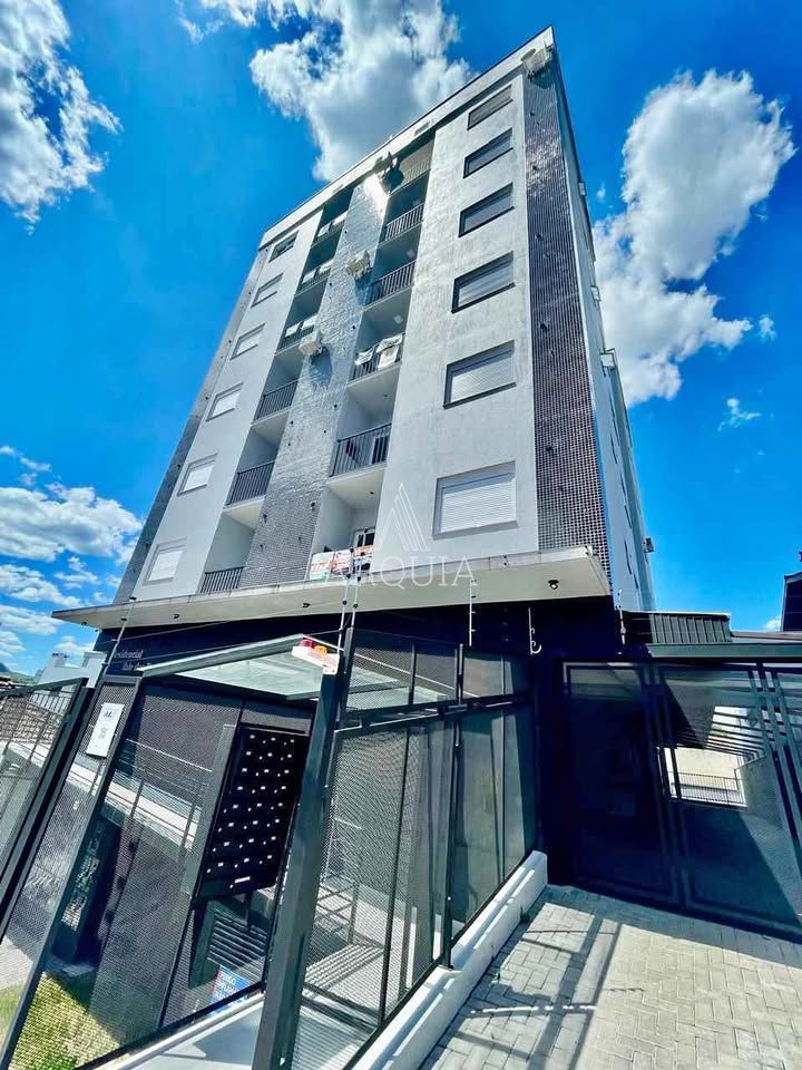 Apartamento 02 quartos com Sacada e Garagem – Pronto pra Morar