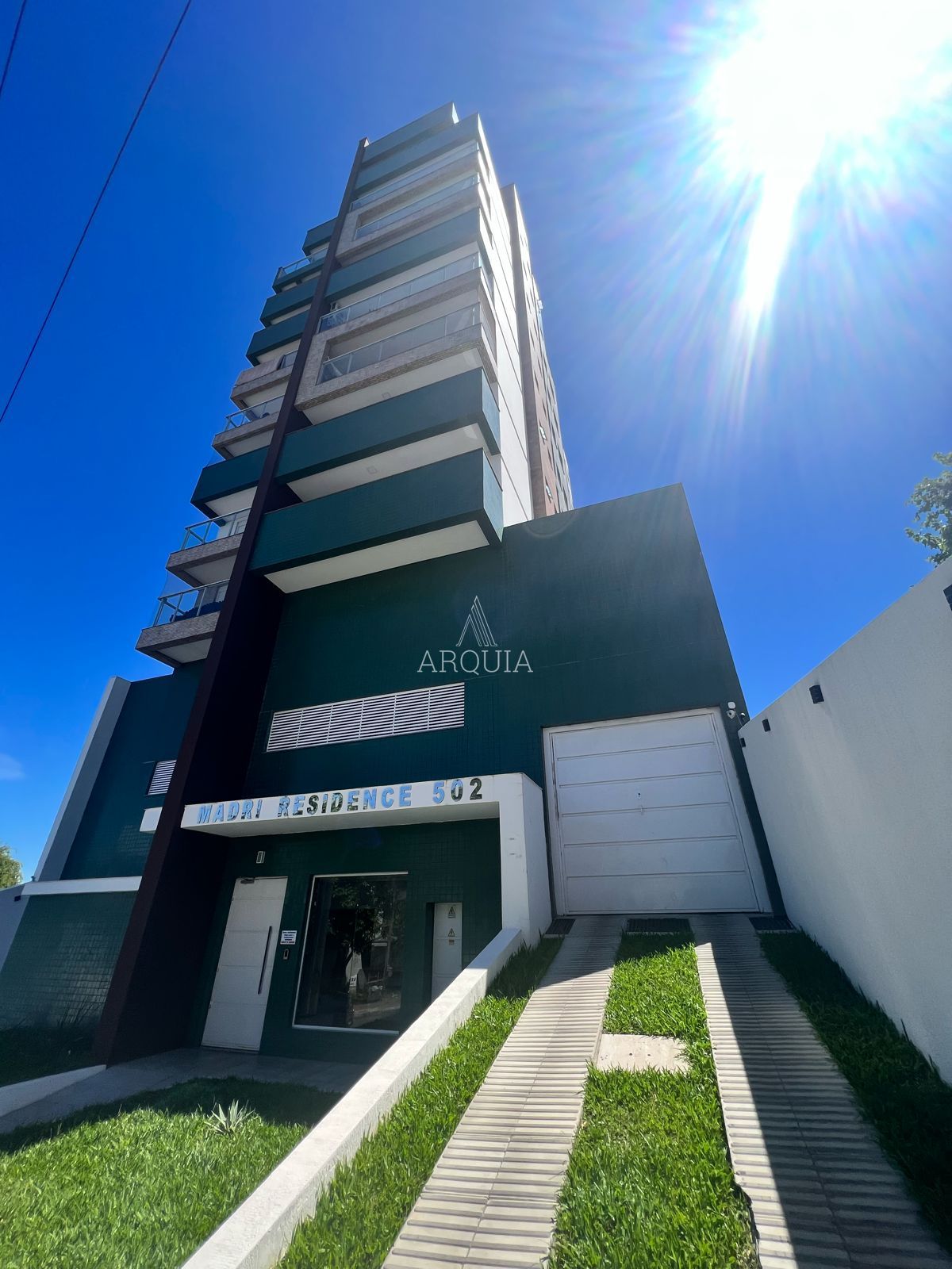 Residencial Madri - Apto 1 dorm, MOBILIADO, churrasqueira e garagem.