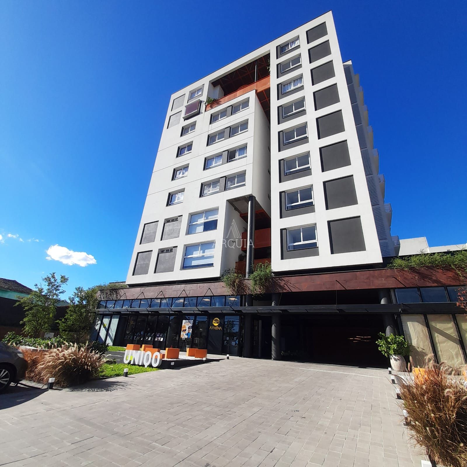 Apto 2 dorm, 2 banheiros, sacada com churrasqueira e box garagem em camobi