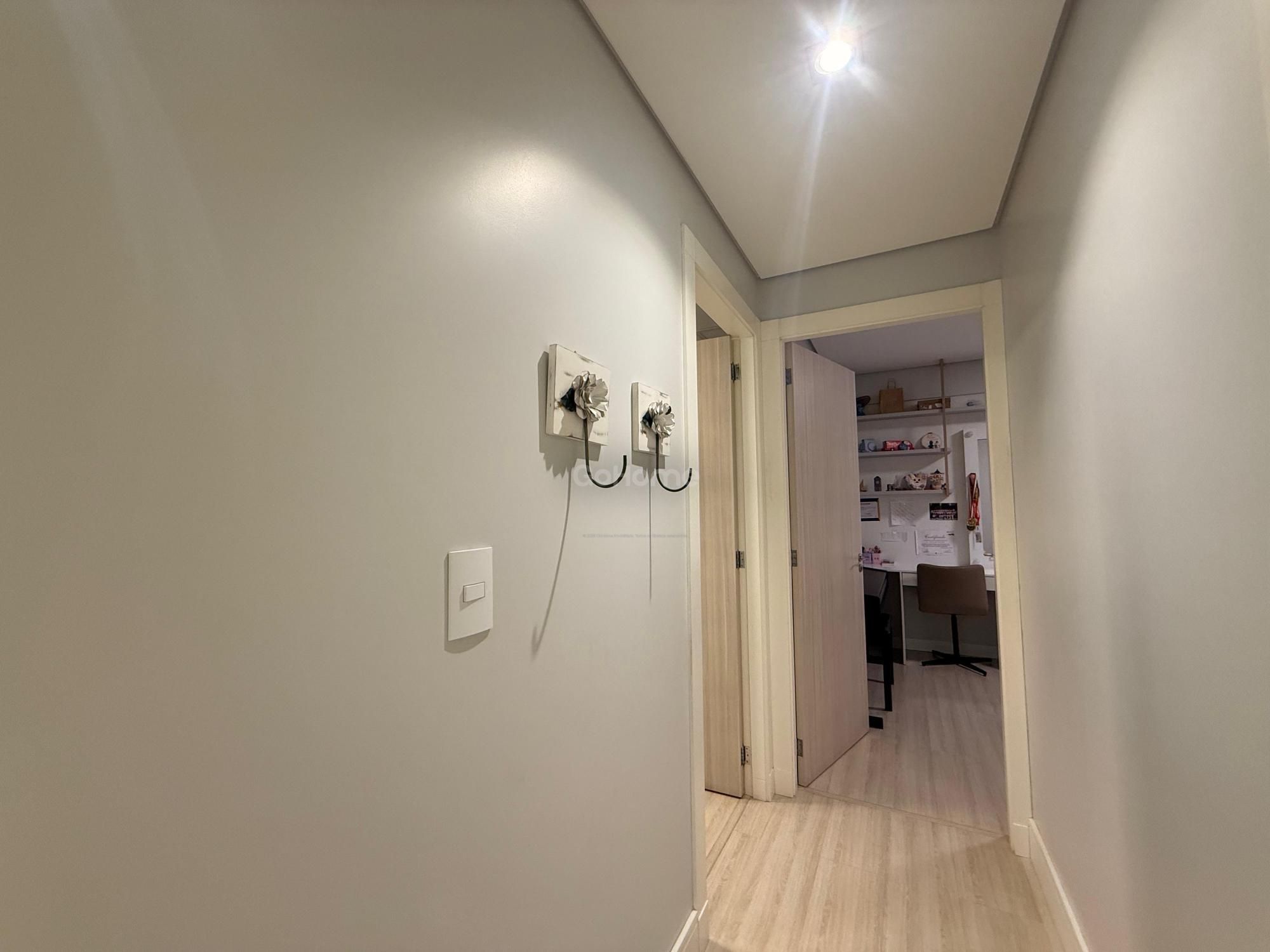 Apartamento Semimobiliado com 3 dormitórios