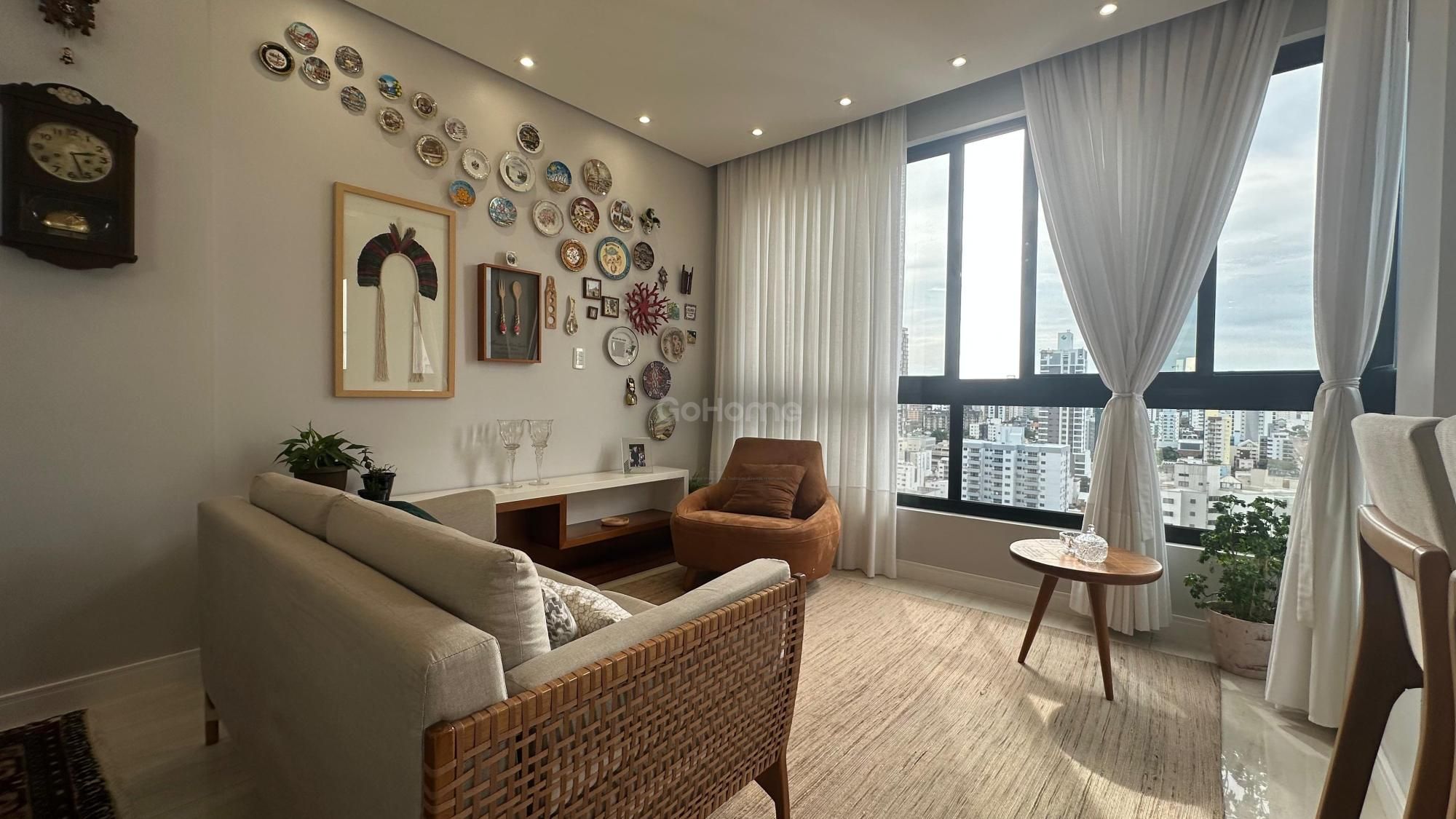 Apartamento Semimobiliado no Centro
