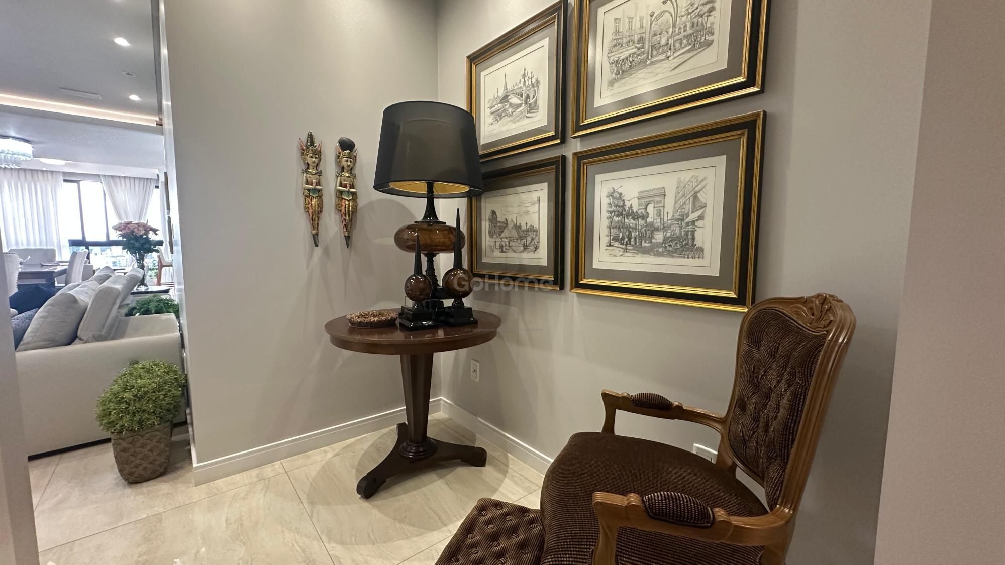 Apartamento Semimobiliado no Centro