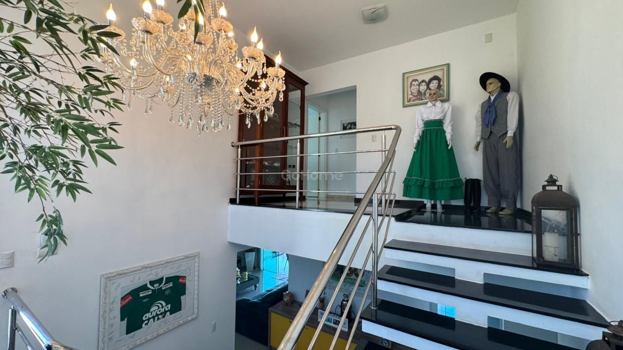 Casa Ampla com Vista Panorâmica
