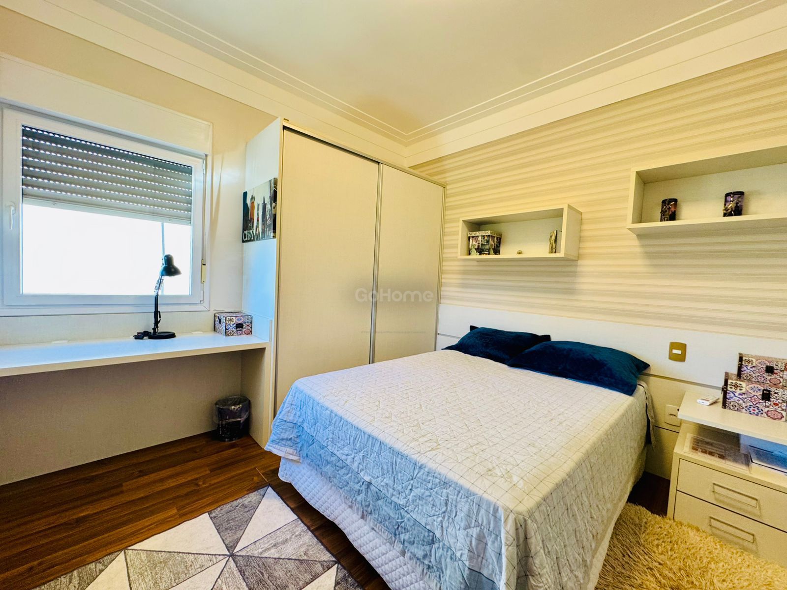 Casa em Condomínio Fechado Semimobiliada
