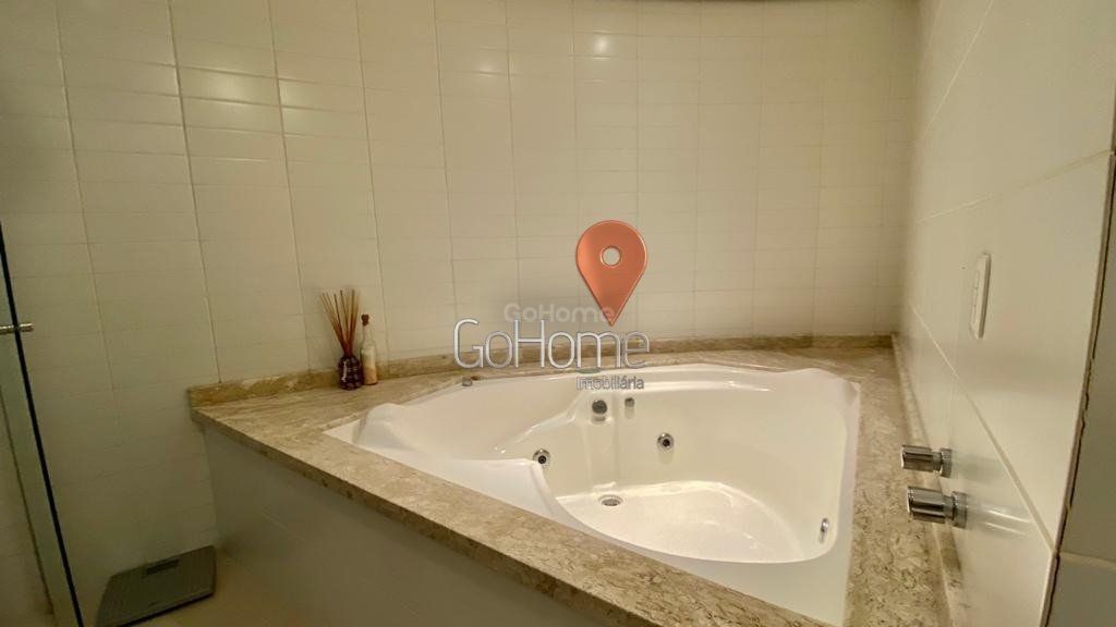 Apartamento Semimobiliado à Venda