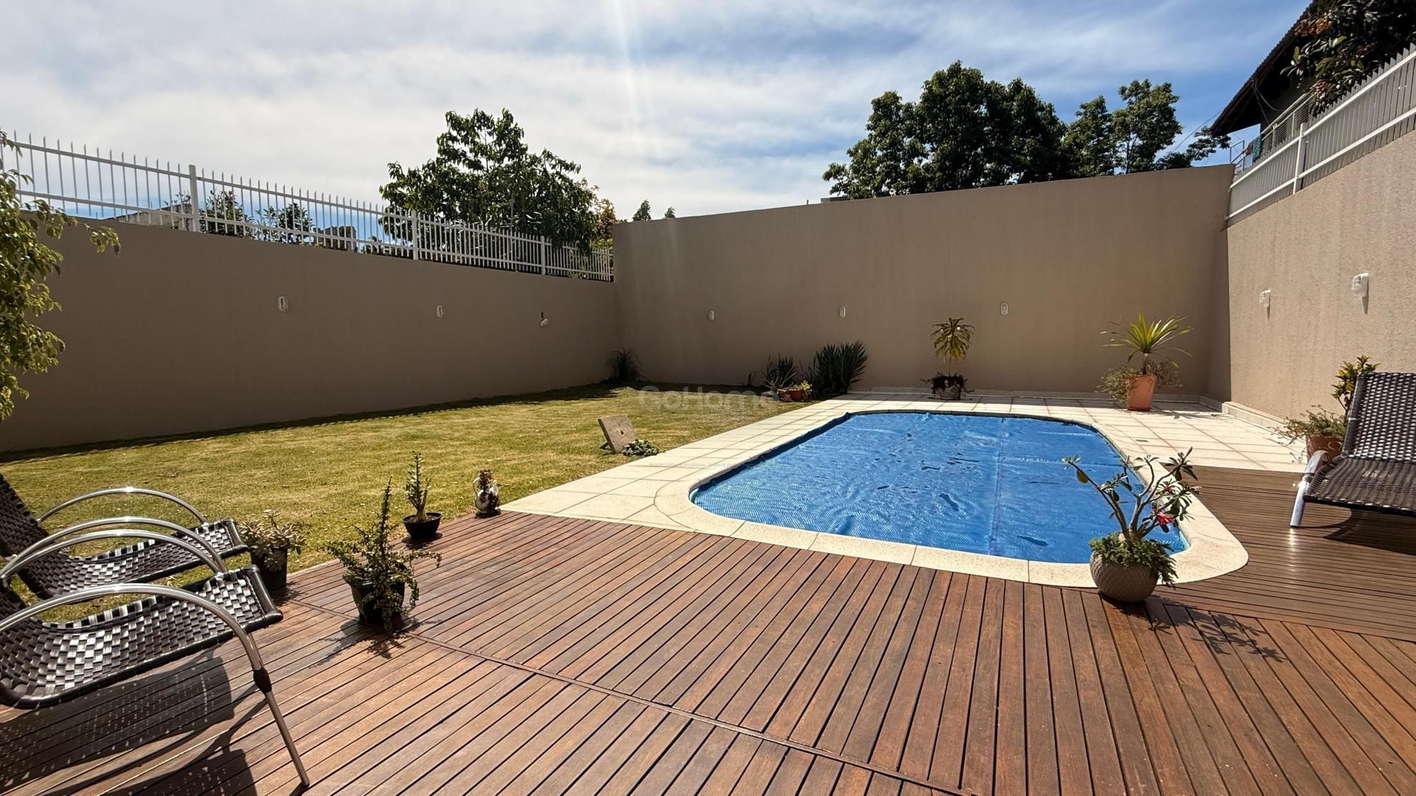 4520 – Casa 3 Quartos com Piscina e Área Gourmet em Chapecó