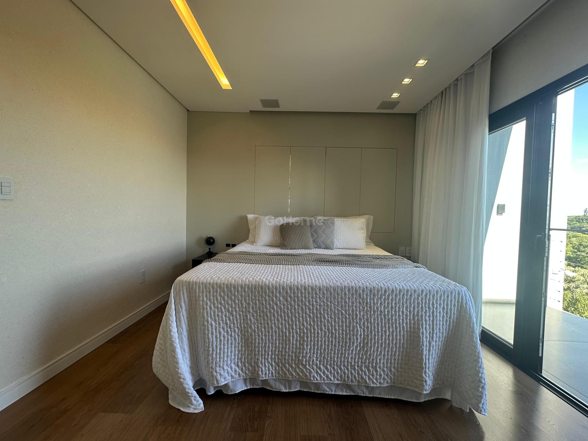 Casa Mobiliada em Condomínio Fechado