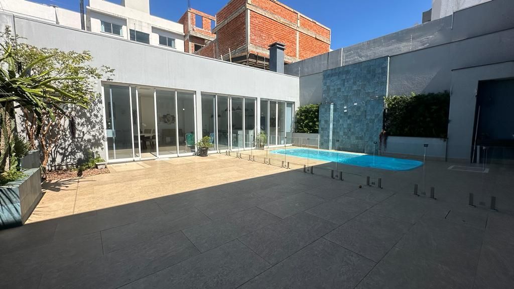 3627 – Casa com piscina no Jardim Europa- 270m² privativos