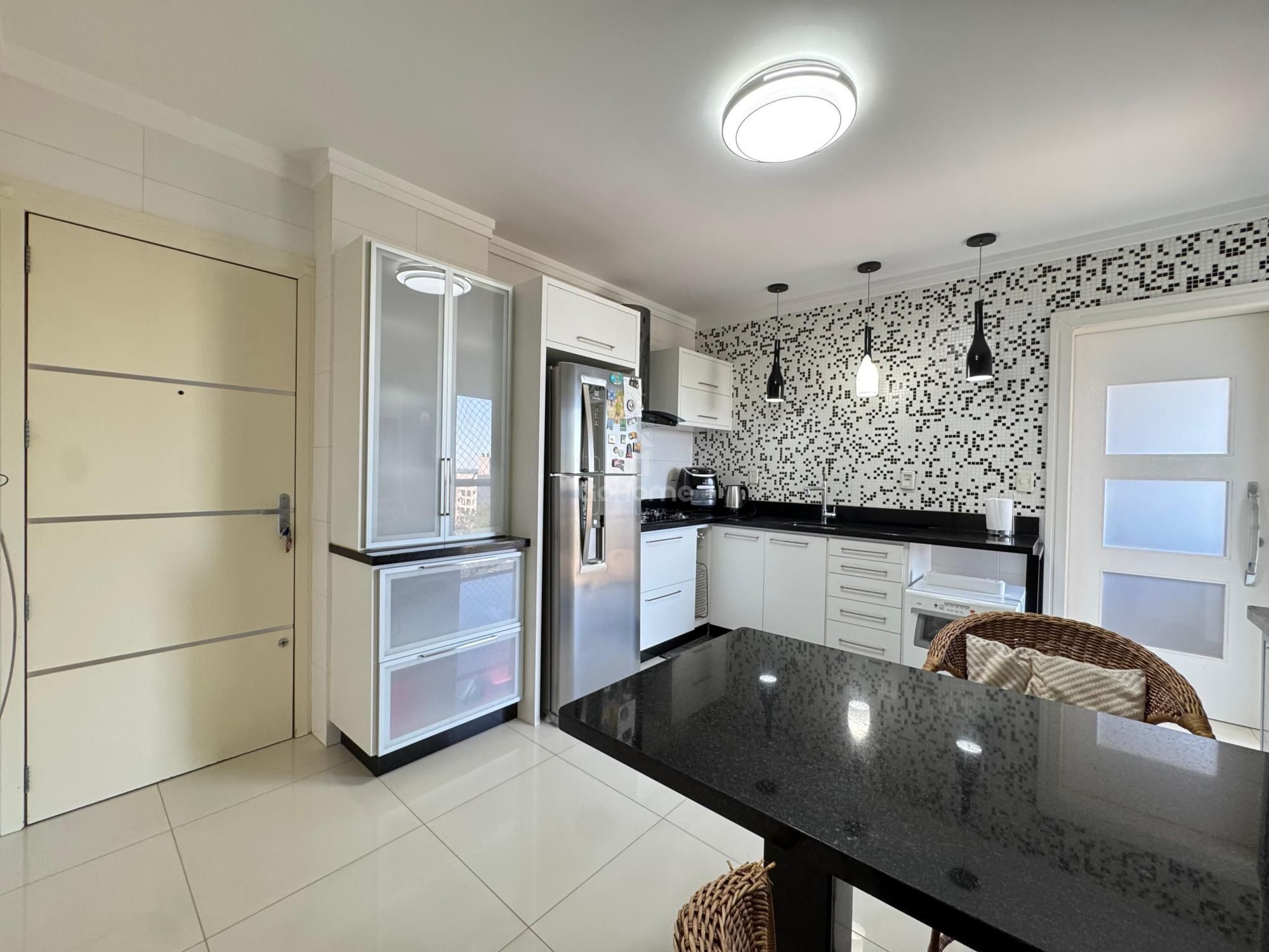 Apartamento com 4 dormitórios