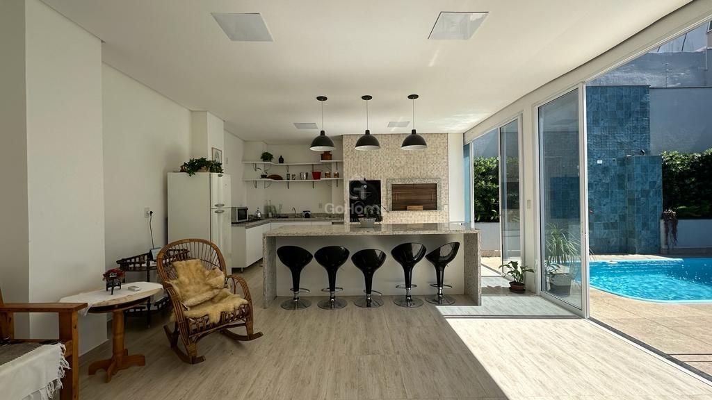 3627 – Casa com piscina no Jardim Europa- 270m² privativos