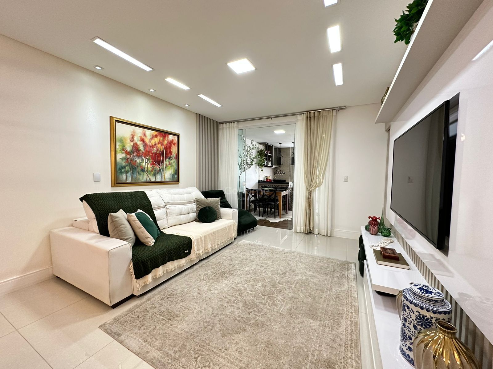 3698 – Apartamento no centro de Chapecó – 3 dormitórios, suíte master com closet e hidromassagem