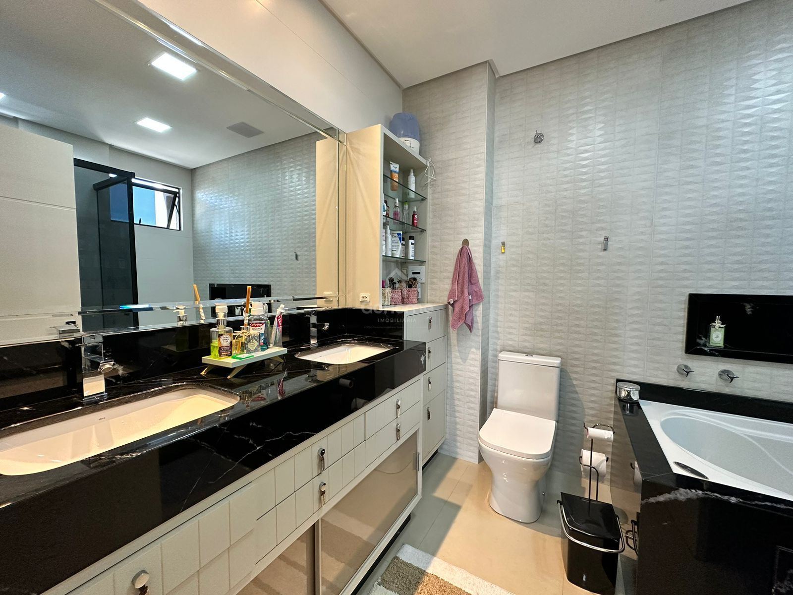 3520 – Apartamento 3 suítes com hidromassagem e lazer completo no Centro de Chapecó