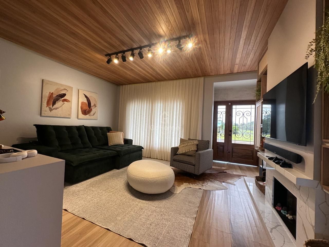 Linda casa em Condomínio Fechado