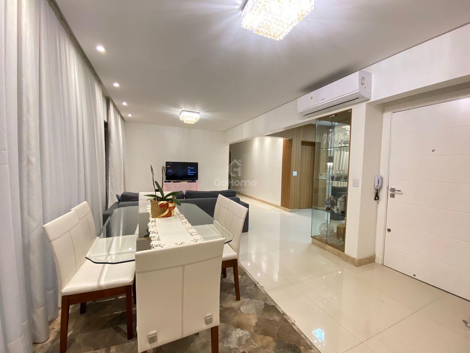 3343 – Apartamento semimobiliado 3 quartos 3 suítes 2 vagas Centro
