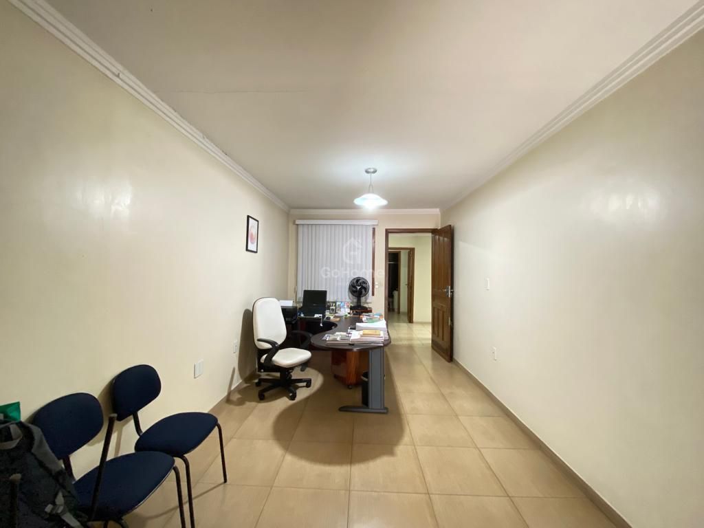 3603 – Casa no Centro de Chapecó: 3 Quartos com Suíte e 2 Vagas