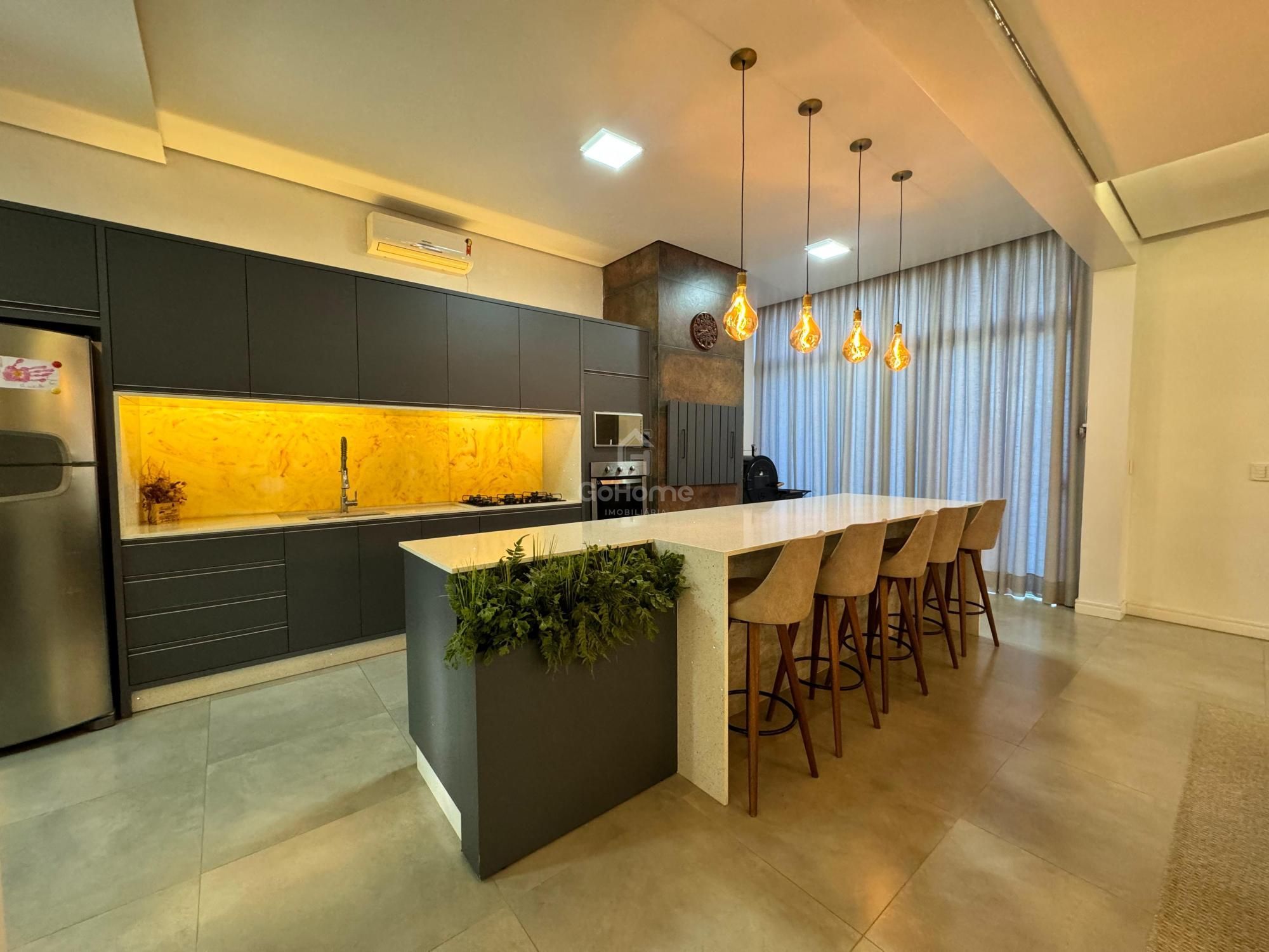 3801 – Casa semimobiliada com 2 Suítes, em Condomínio Fechado