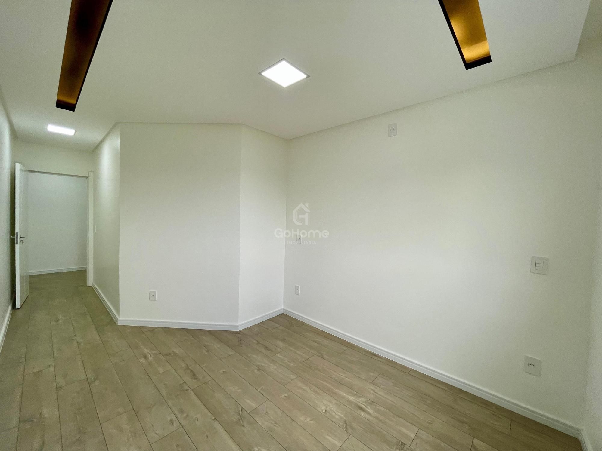 Belíssima Casa com Duas Suítes e Piscina
