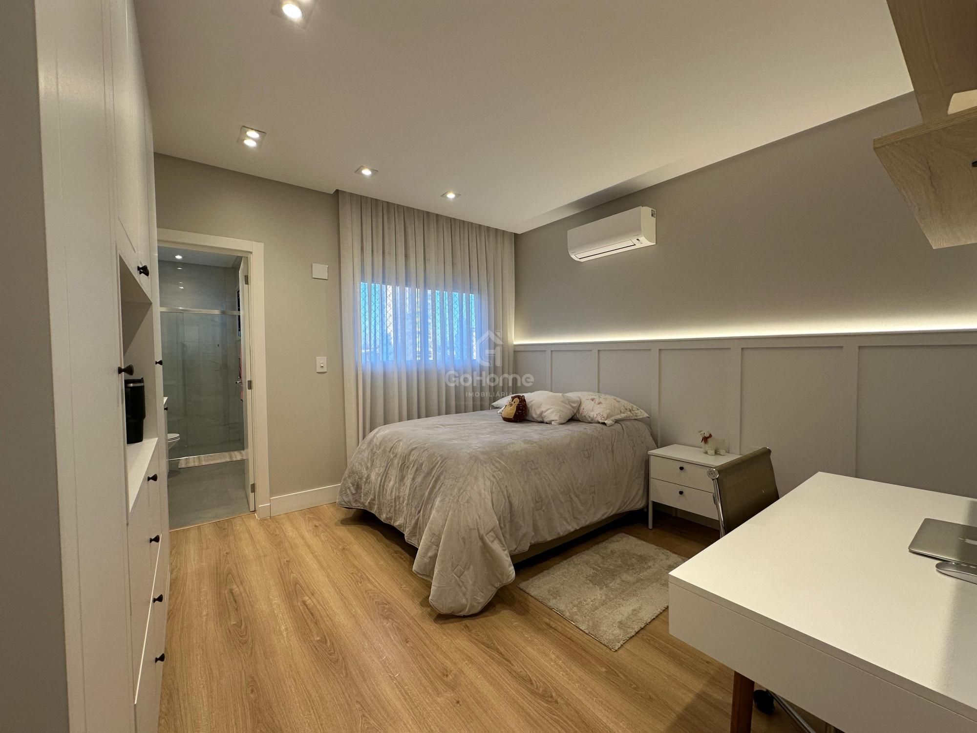 Apartamento Semimobiliado à Venda no Centro