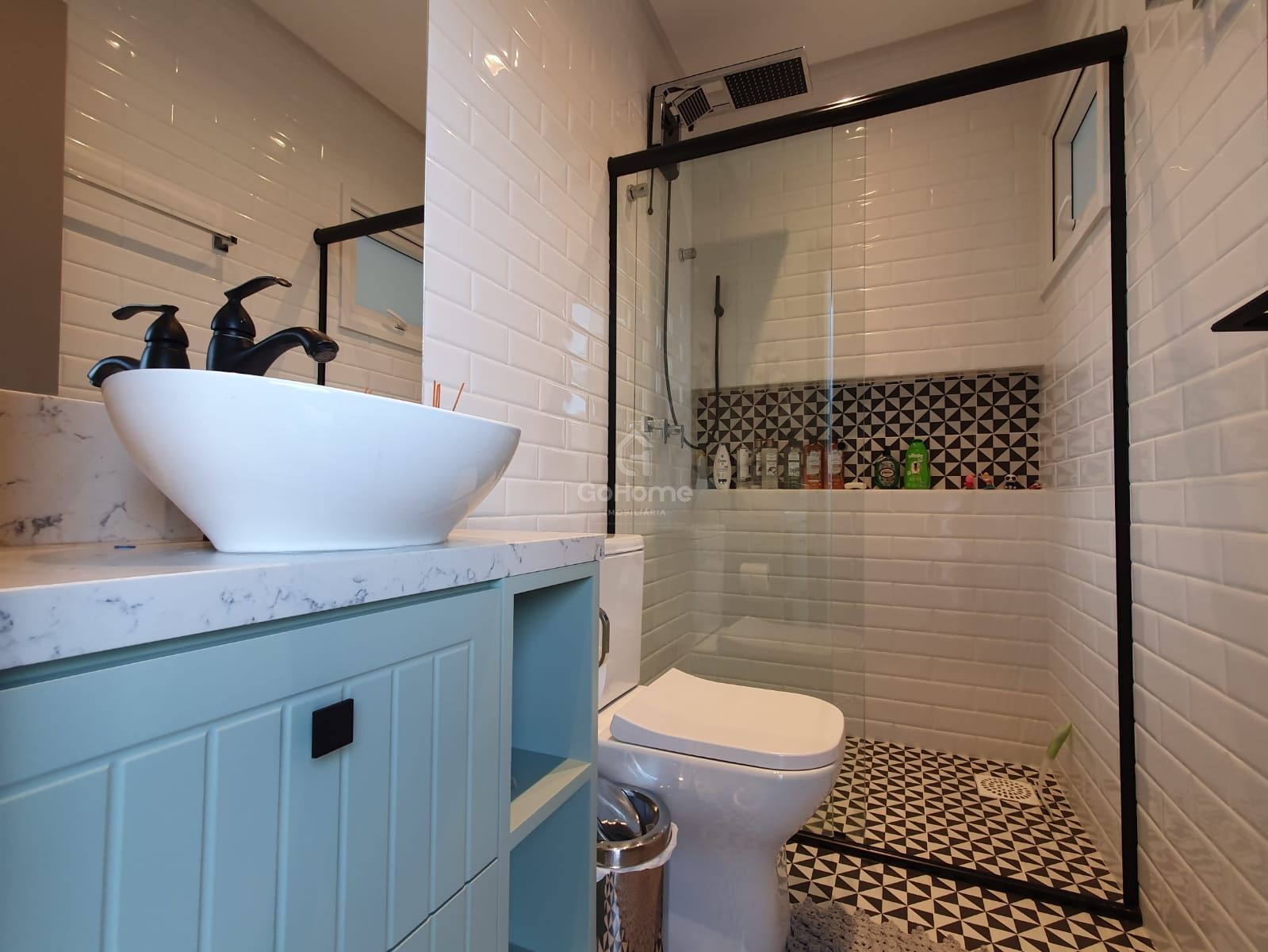 3827 – Casa semimobiliada com piscina e área gourmet no Bouganville Residence