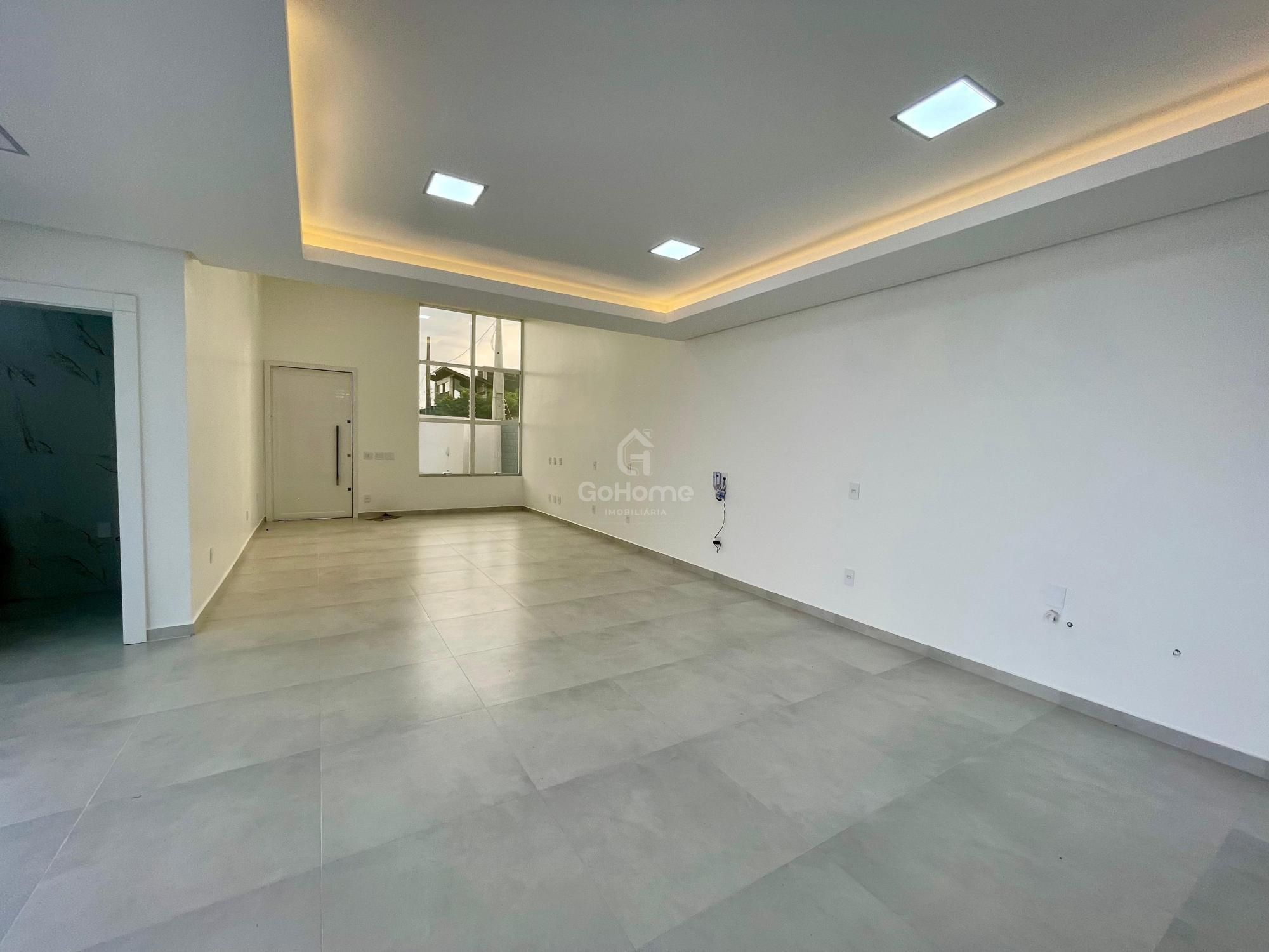 Belíssima Casa com Duas Suítes e Piscina