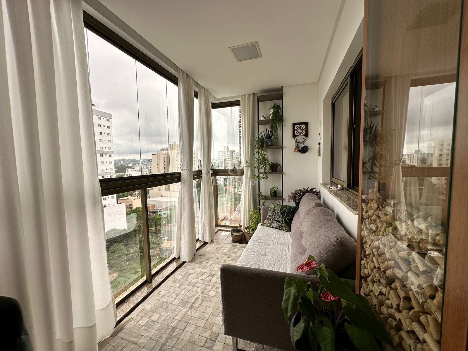 Apartamento 3 dormitórios