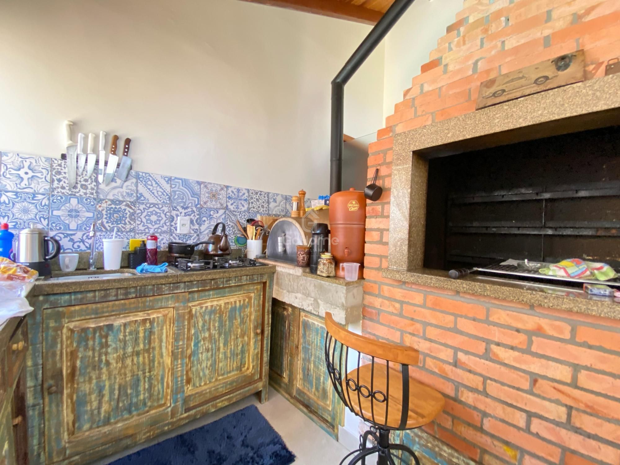 Casa Semimobiliada com Piscina