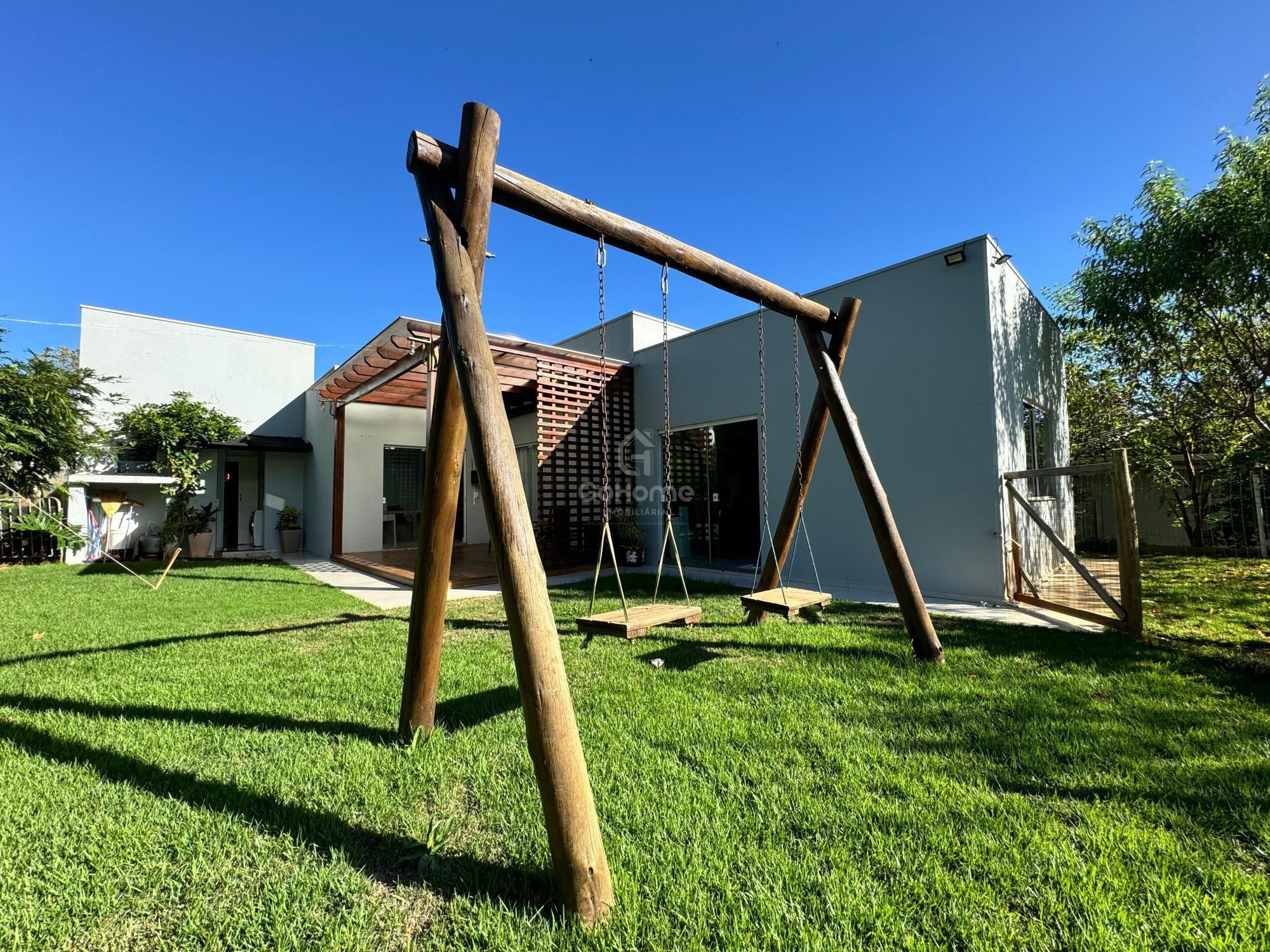 3801 – Casa semimobiliada com 2 Suítes, em Condomínio Fechado