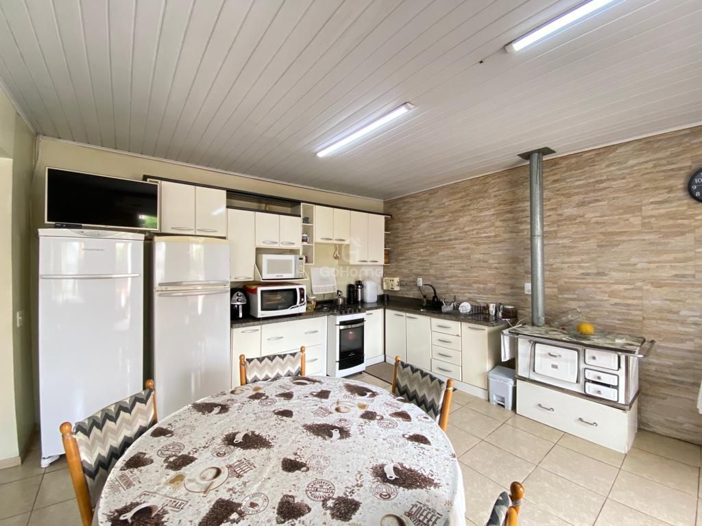3603 – Casa no Centro de Chapecó: 3 Quartos com Suíte e 2 Vagas
