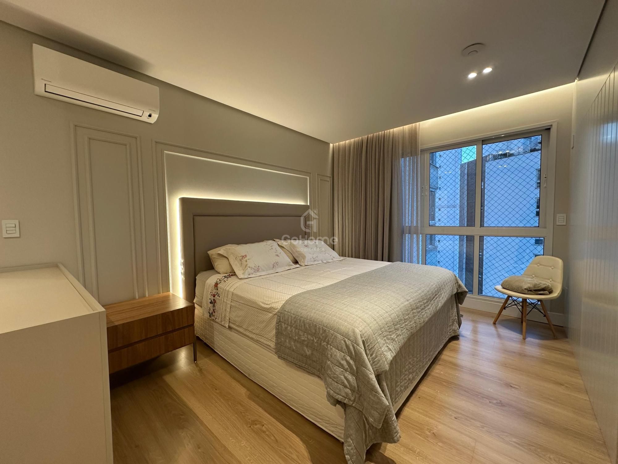 Apartamento Semimobiliado à Venda no Centro