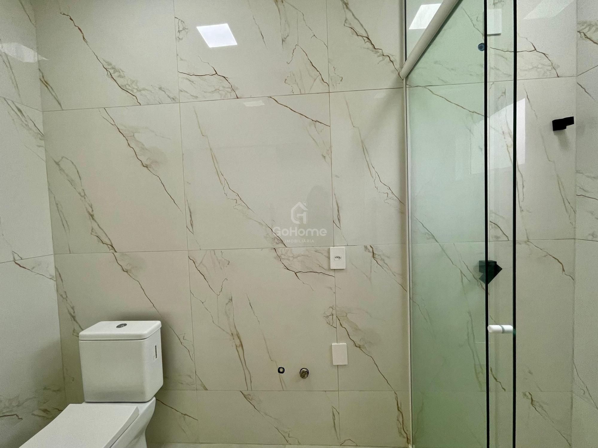 Belíssima Casa com Duas Suítes e Piscina