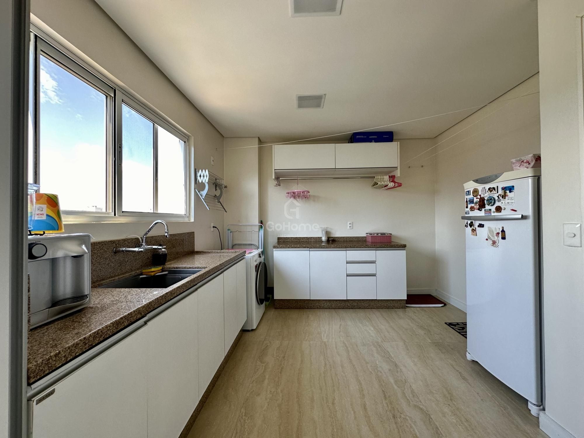 Apartamento mobiliado com 3 suítes