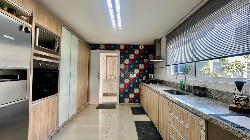 3627 – Casa com piscina no Jardim Europa- 270m² privativos