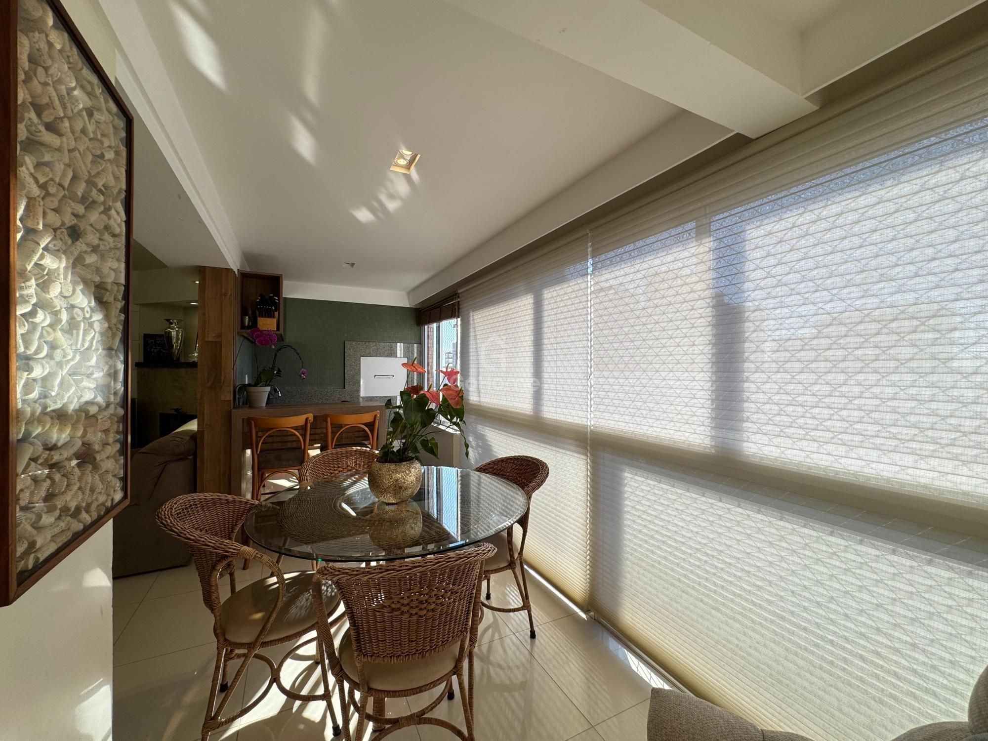 Apartamento com 4 dormitórios