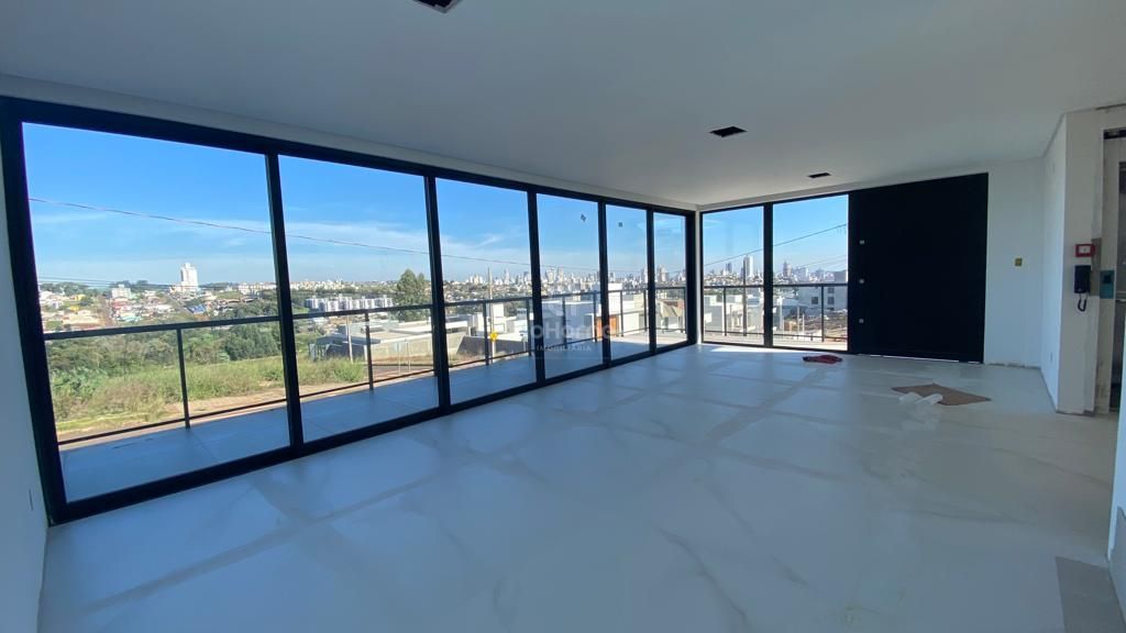 3354 – Casa de 3 Pavimentos à venda: Suíte Master, Piscina e Vista Panorâmica