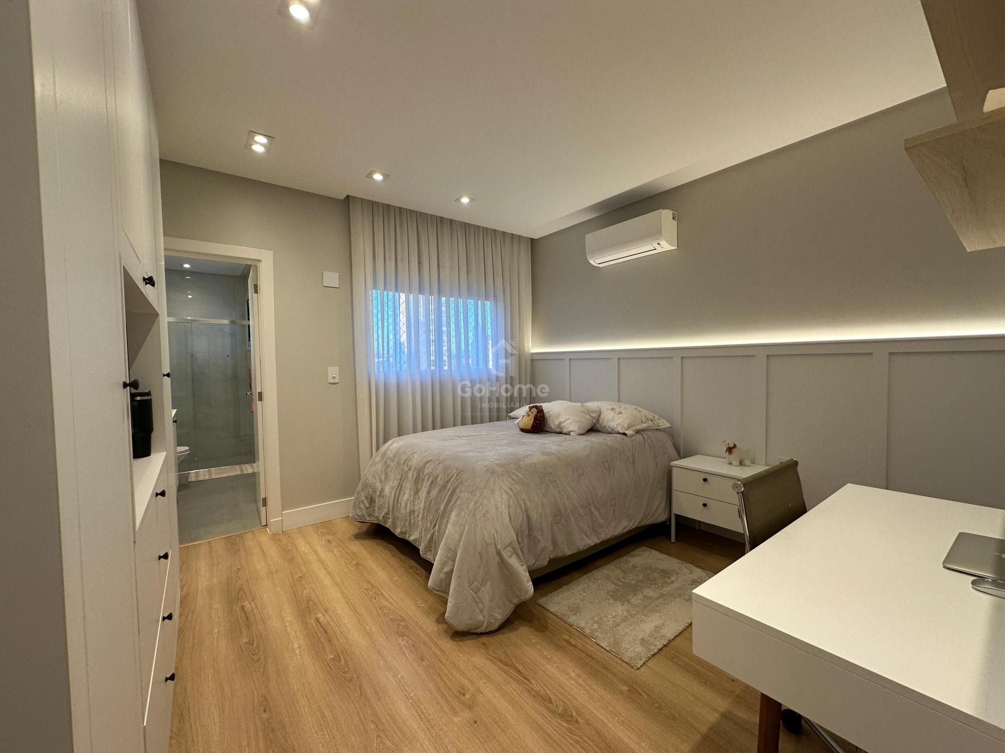 Apartamento Semimobiliado à Venda no Centro