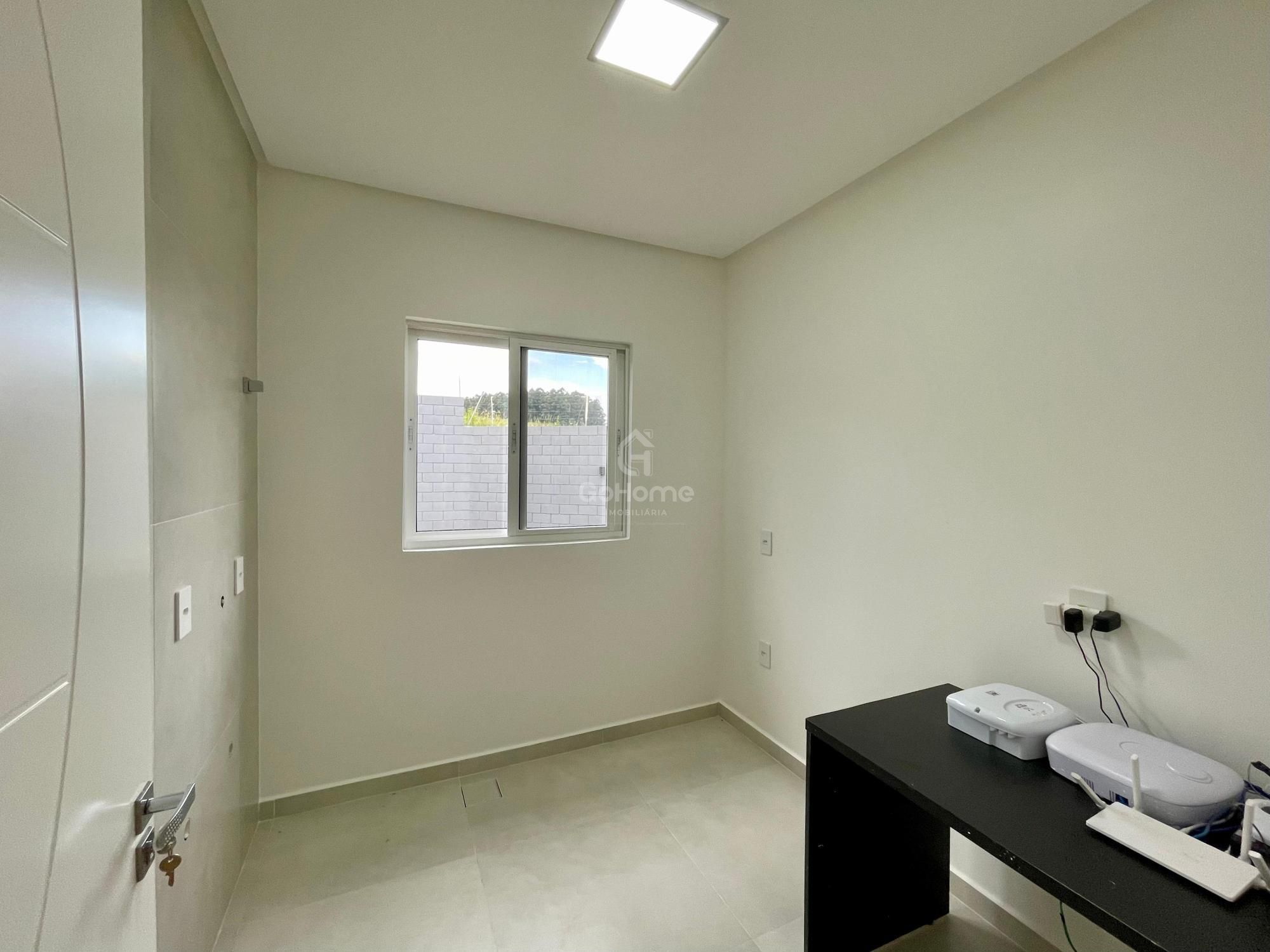Belíssima Casa com Duas Suítes e Piscina