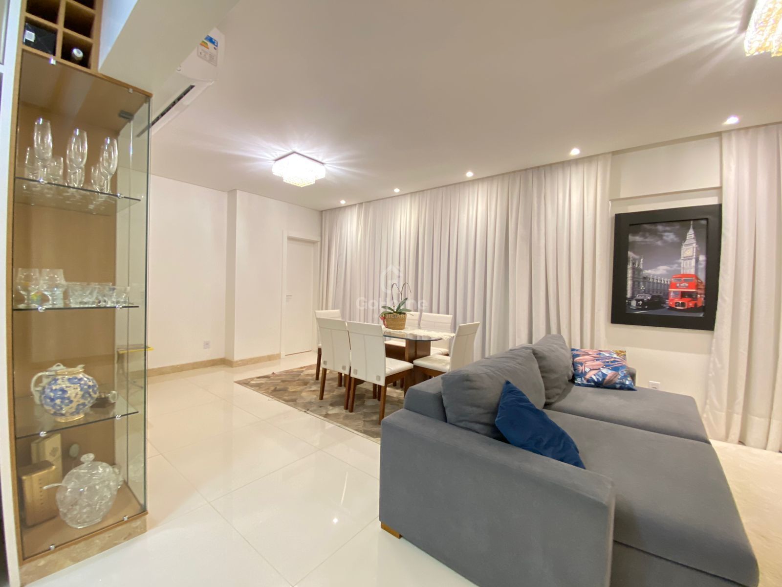3343 – Apartamento semimobiliado 3 quartos 3 suítes 2 vagas Centro
