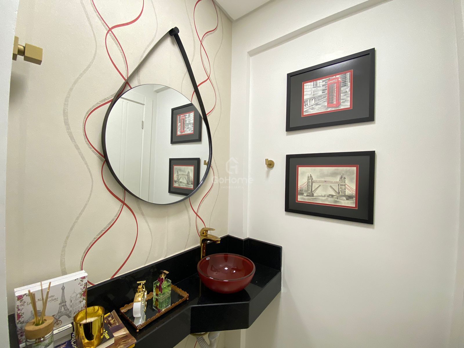 3343 – Apartamento semimobiliado 3 quartos 3 suítes 2 vagas Centro