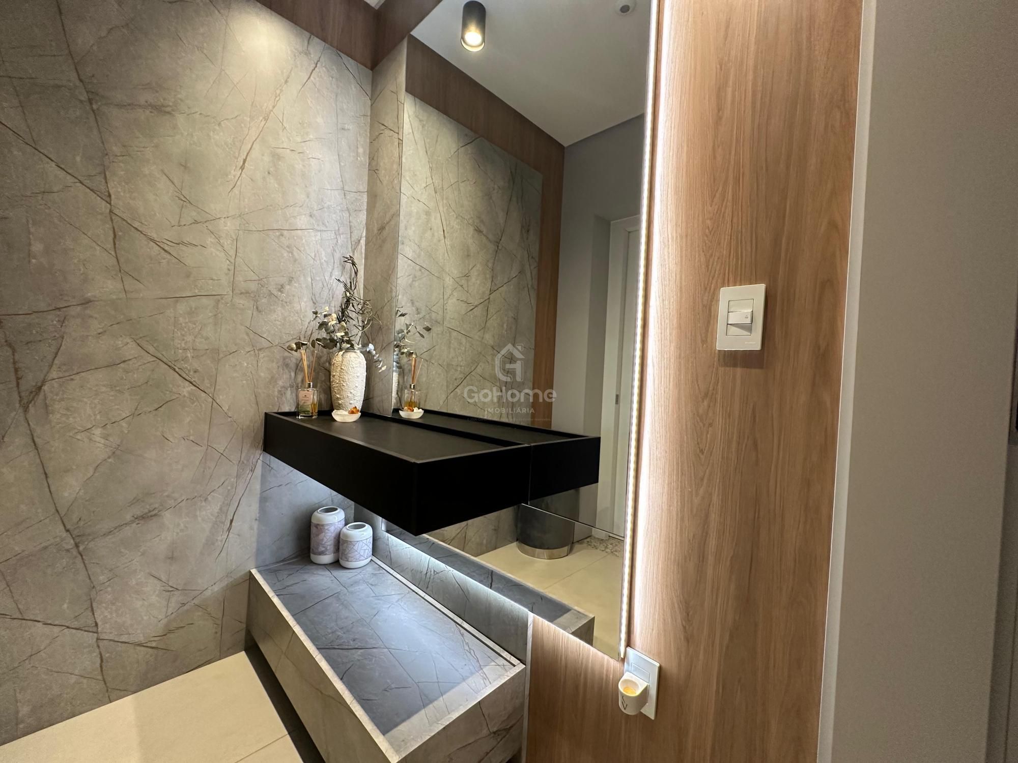 Apartamento Semimobiliado à Venda no Centro