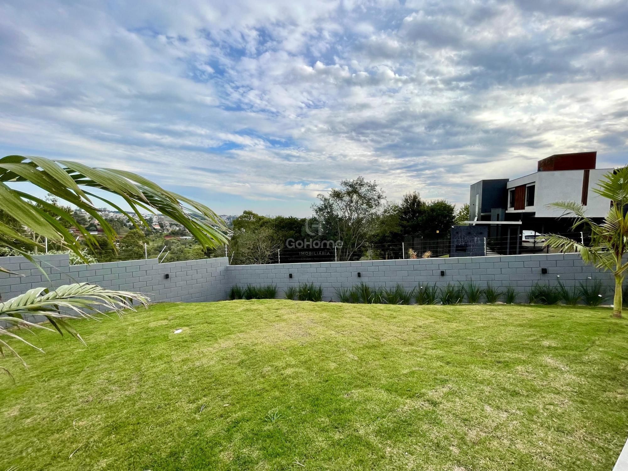 Belíssima Casa com Duas Suítes e Piscina