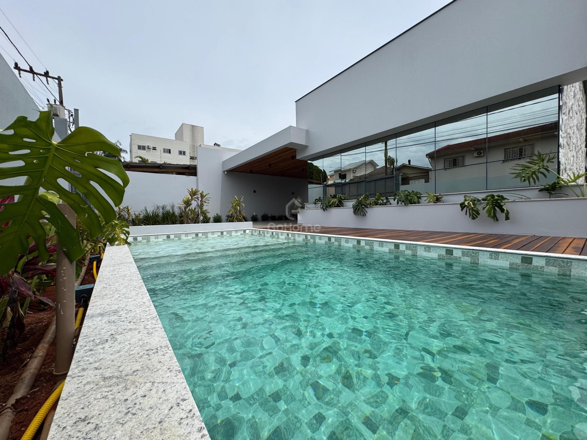 Casa Nova à Venda