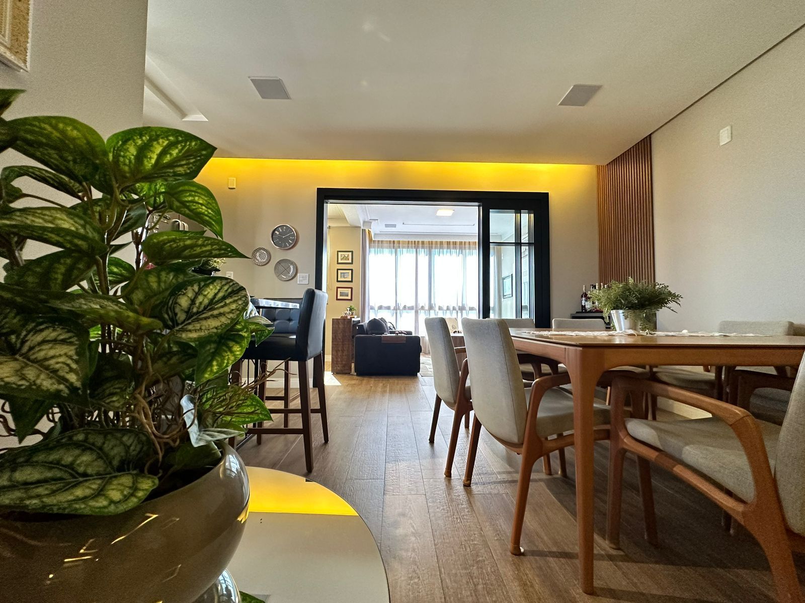 3520 – Apartamento 3 suítes com hidromassagem e lazer completo no Centro de Chapecó