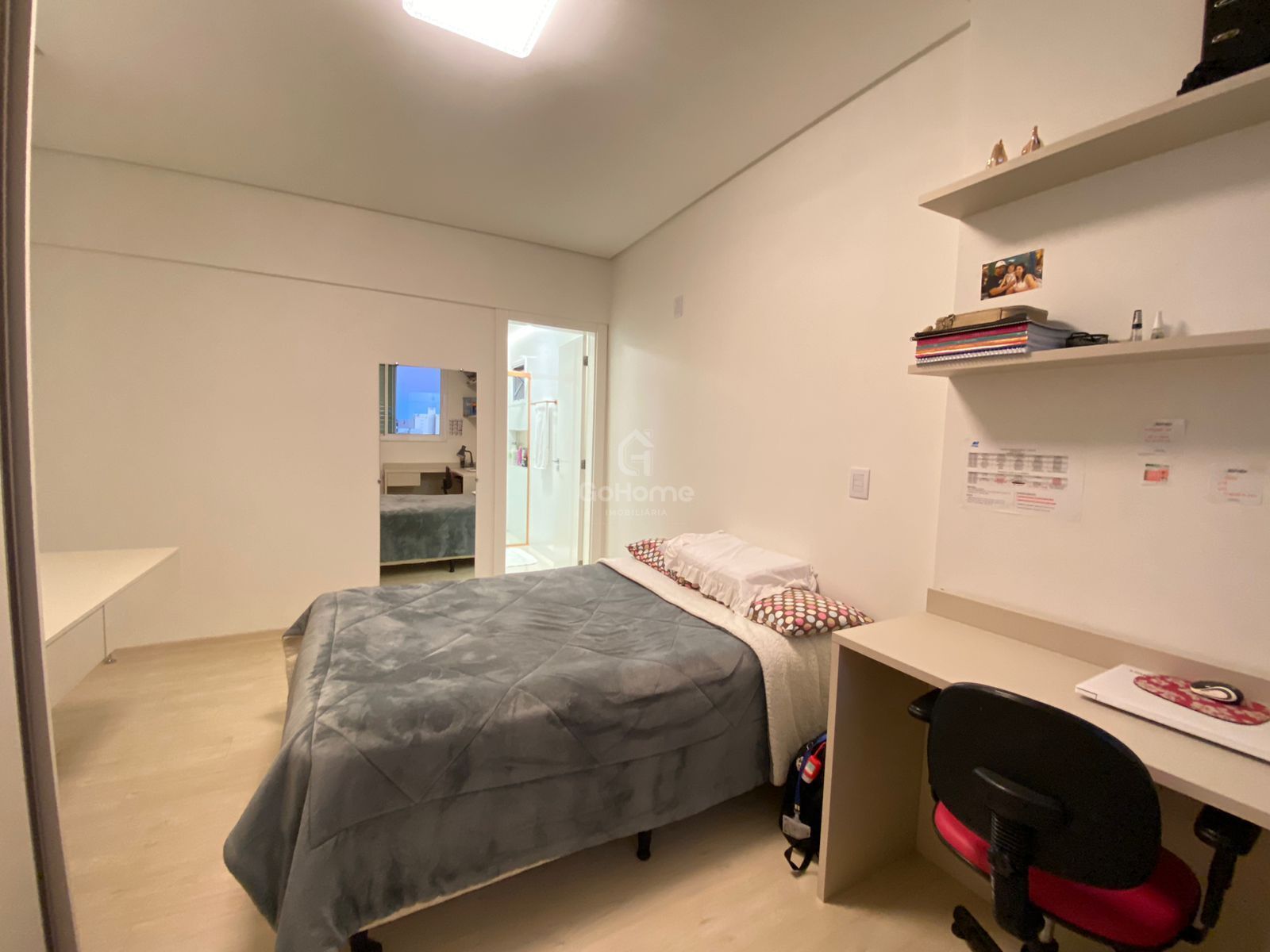 3343 – Apartamento semimobiliado 3 quartos 3 suítes 2 vagas Centro