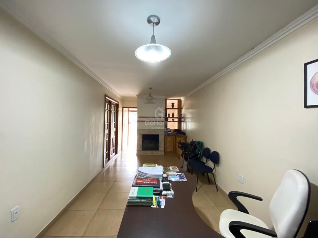 3603 – Casa no Centro de Chapecó: 3 Quartos com Suíte e 2 Vagas