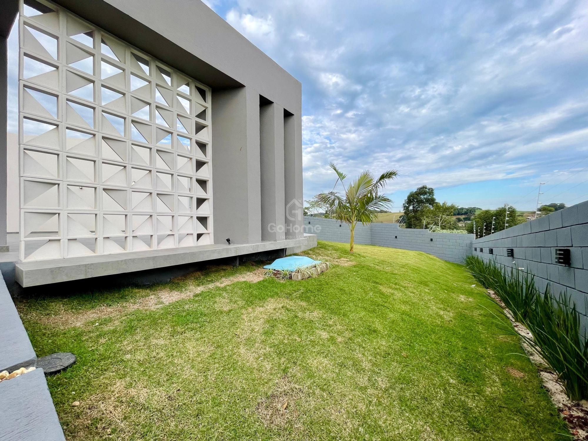 Belíssima Casa com Duas Suítes e Piscina