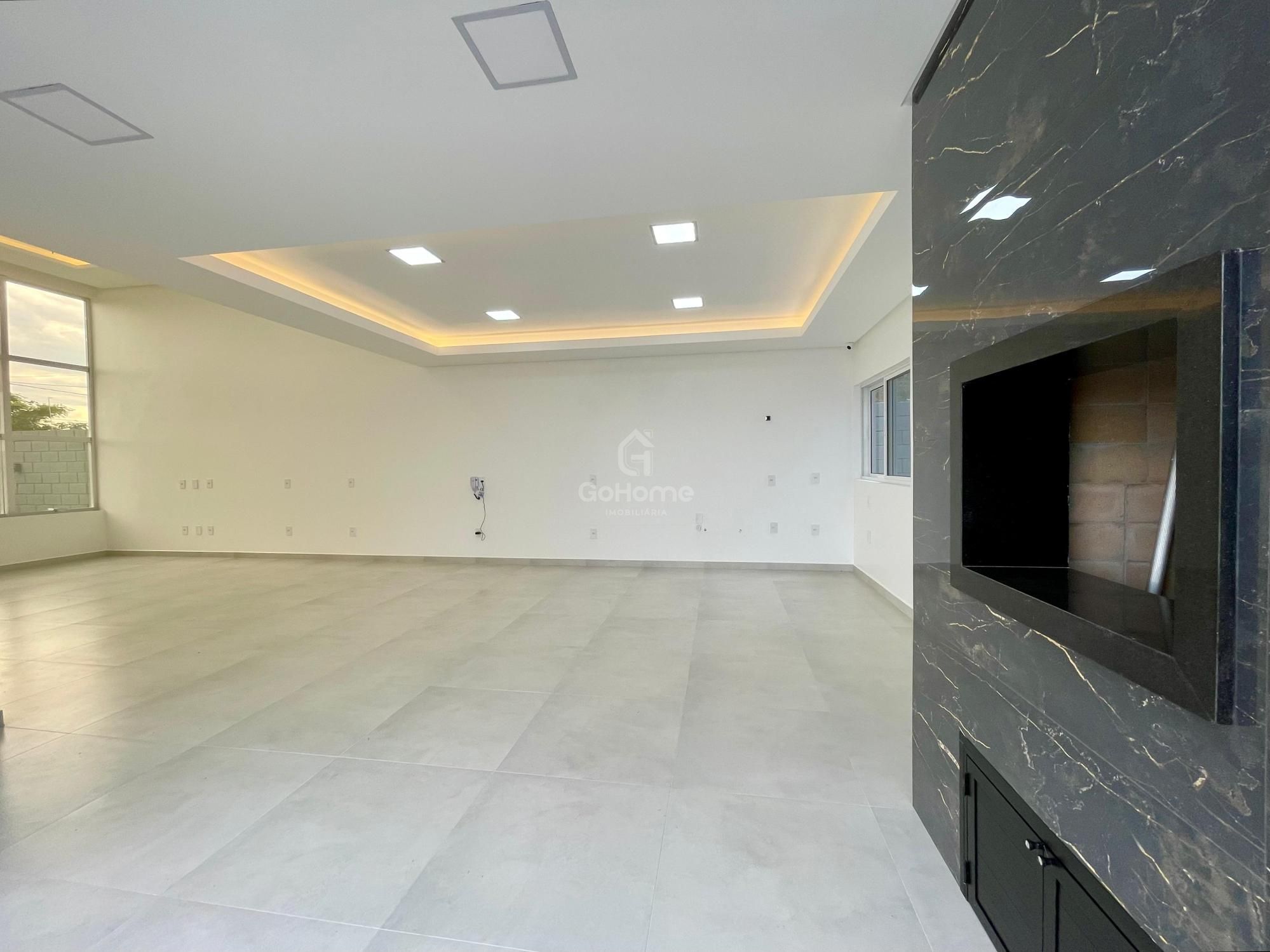Belíssima Casa com Duas Suítes e Piscina