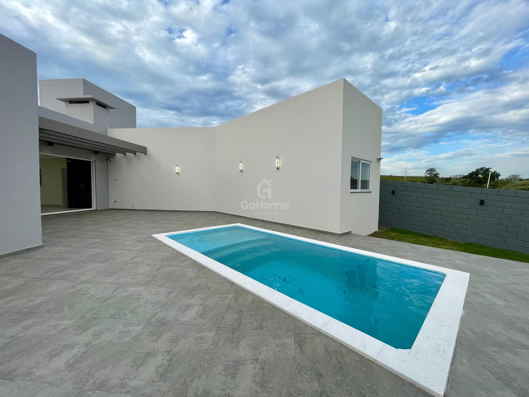Belíssima Casa com Duas Suítes e Piscina